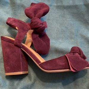 Anthropologie velvet bow heels size 6!